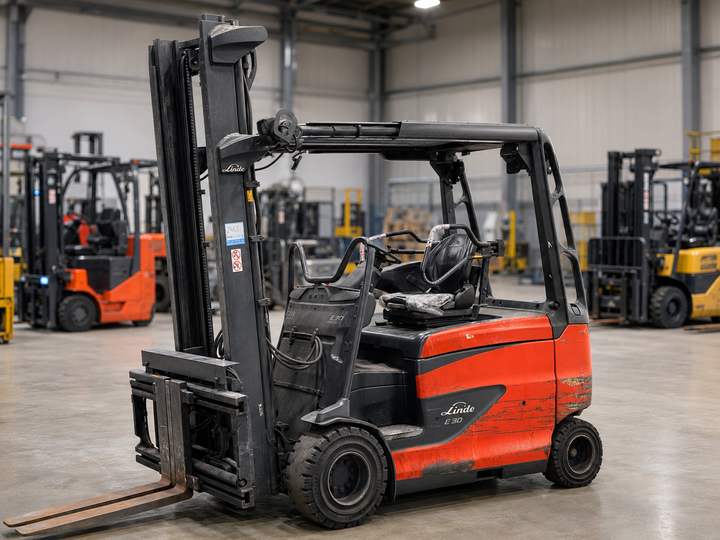 Linde E30 – vorne links