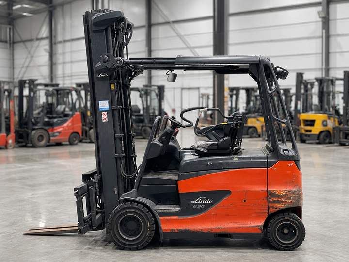 Linde E30 – Seitenansicht