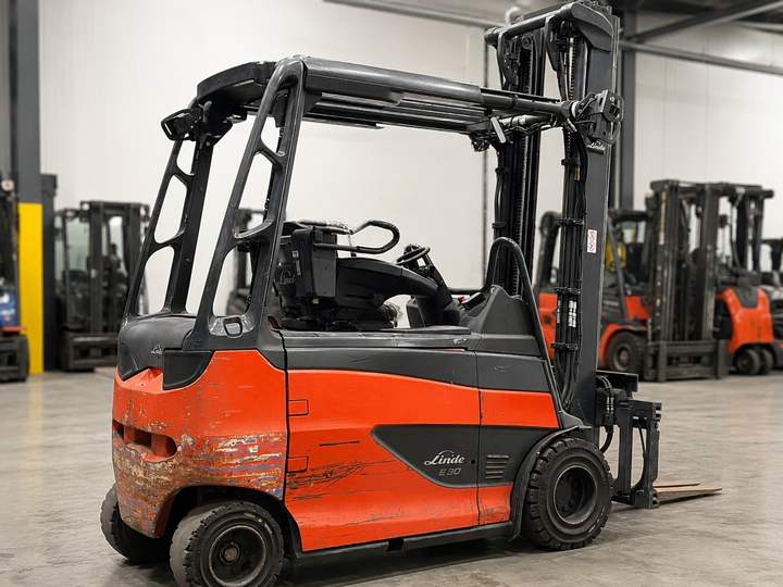 Linde E30 – rechts